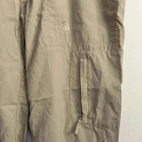⭐️Final Sale-The North Face Women’s Beige Khaki Hiking Cargo Capri  Pants size 8 - Picture 3 of 6